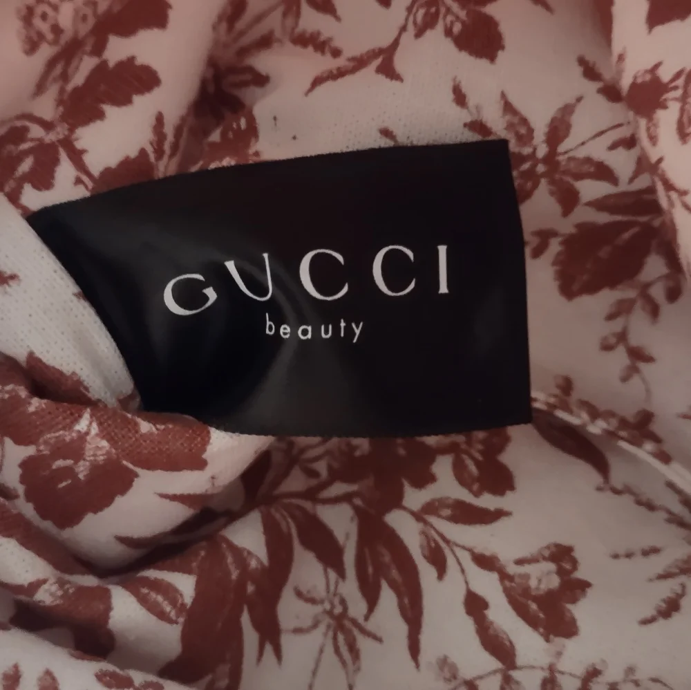 🆕 Gucci Beauty Bag repurposed to Crossbody - Picture 6 of 12